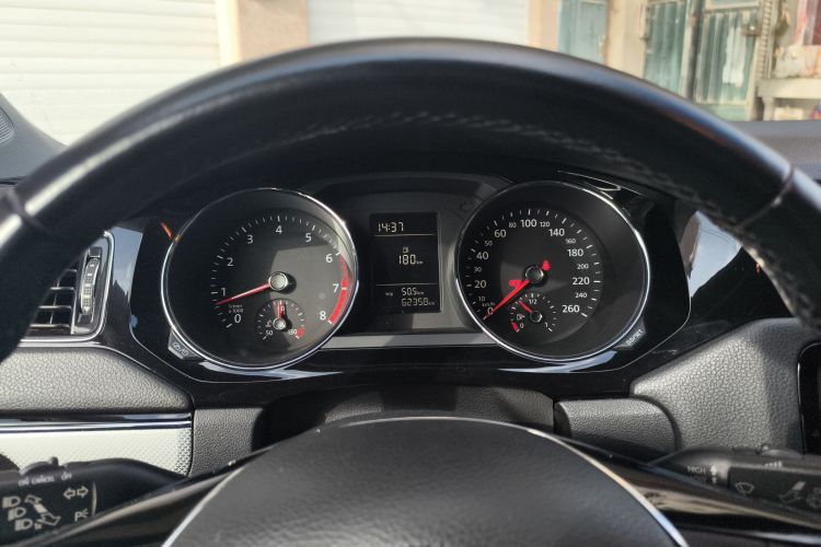 大众 速腾 2015款 230TSI 手动舒适型中控内饰14