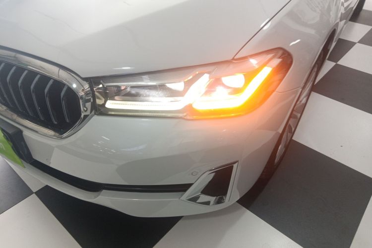 宝马5系 2021款 改款 525Li 豪华套装车身外观36