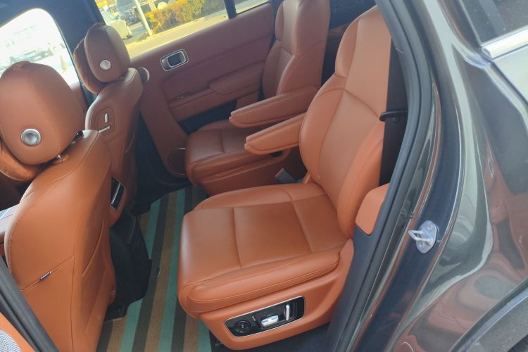 理想汽车 理想L8 2023款 Pro中控内饰21