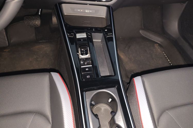 大众 2025款 凌渡L 280TSI DSG酷辣版中控内饰18