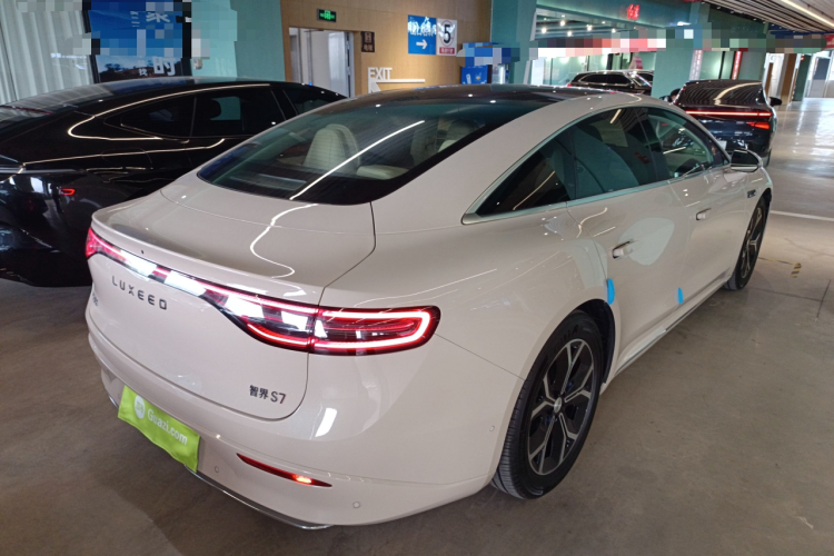 鸿蒙智行 智界S7 2025款 855km Max车身外观7