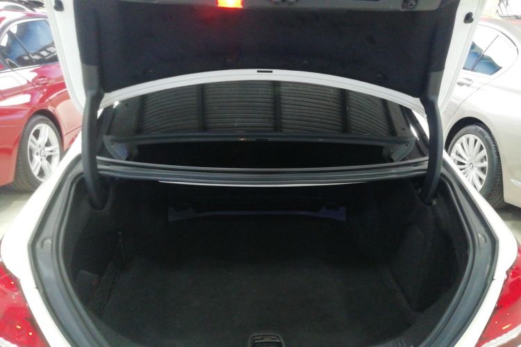 奔驰E级 2017款 E 200 运动型局部细节23