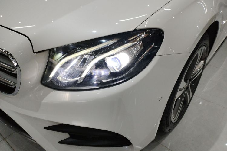 奔驰E级 2018款 E 200 L 运动型局部细节36