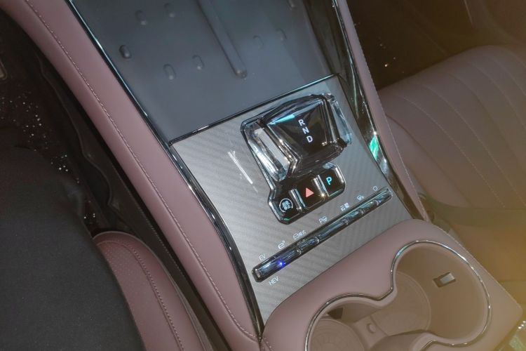 腾势Z9GT 2024款 1100四驱Max版局部细节18