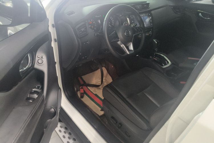 日产 奇骏 2023款 经典 2.0L 两驱智联臻享版中控内饰7003