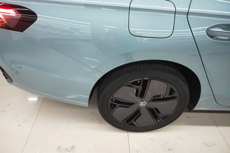 大众 帕萨特 2025款 Pro 380TSI 星空龙尊版车身外观6008