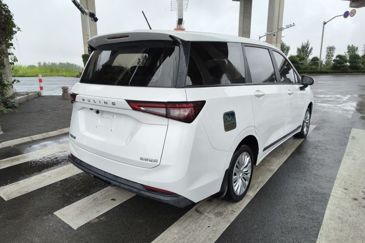 五菱汽车 五菱佳辰 2022款 1.5L 手动乐享精英型车身外观7