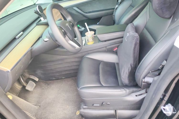 特斯拉 Model Y 2022款 改款 长续航全轮驱动版中控内饰19