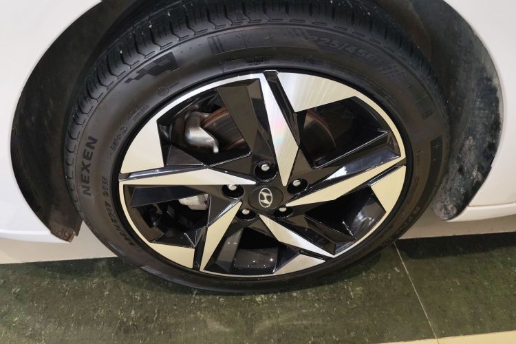 现代 伊兰特 2022款 240TGDi DCT LUX尊贵版车身外观6007