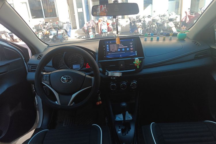 丰田 威驰FS 2021款 1.5L CVT锋驰版中控内饰12