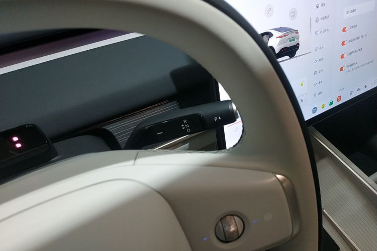 乐道L60 2024款 60kWh 后驱版中控内饰18