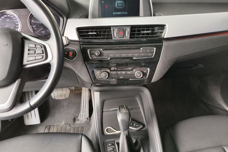 宝马X1 2019款 sDrive20Li 领先型中控内饰16