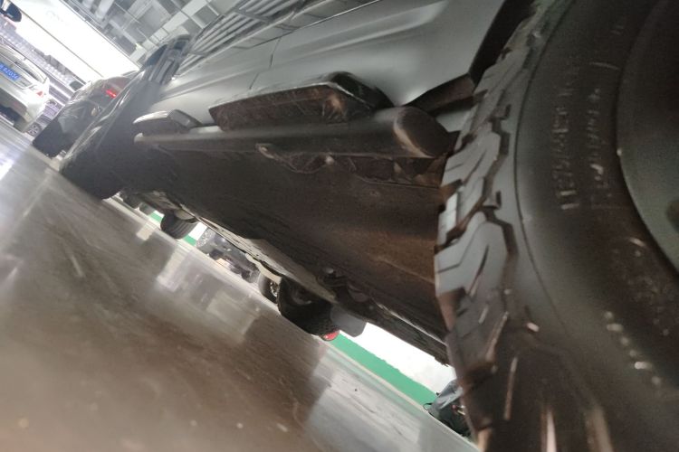 路虎卫士 2023款 改款 110 3.0T P400 暗黑特别版局部细节9002