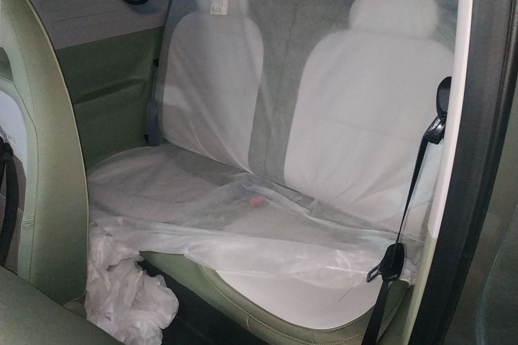 吉利银河 2025款 210km 熊猫骑士中控内饰7004