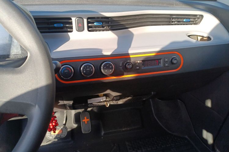 五菱汽车 宏光MINIEV 2020款 自在款 三元锂中控内饰16