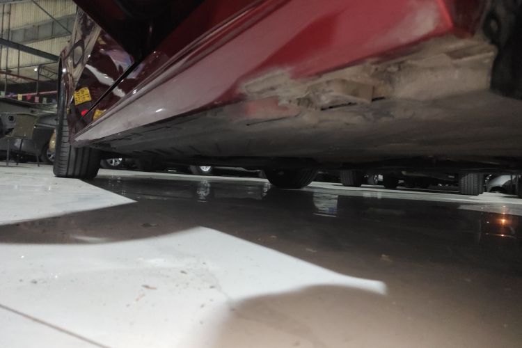 奔驰C级 2018款 C 200 运动版局部细节9002