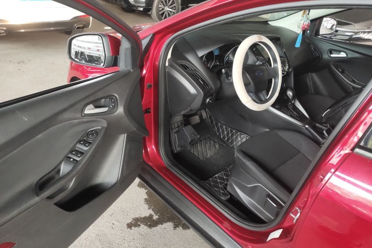 福特 福克斯 2018款 两厢经典 1.6L 自动舒适型智行版中控内饰7003