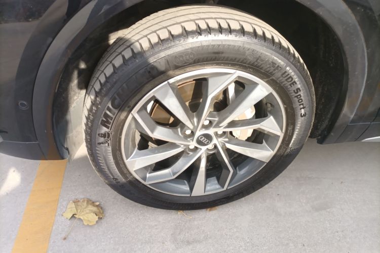 奥迪Q5L 2022款 改款 40T 豪华致雅型车身外观6001