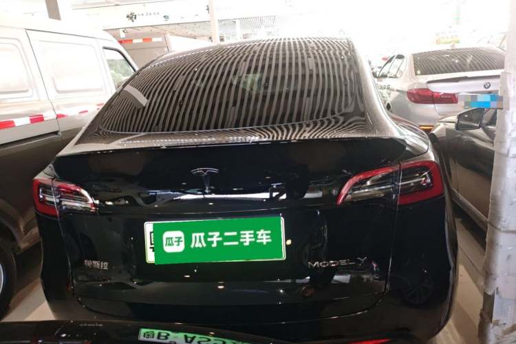 特斯拉 Model Y 2022款 后轮驱动版车身外观6