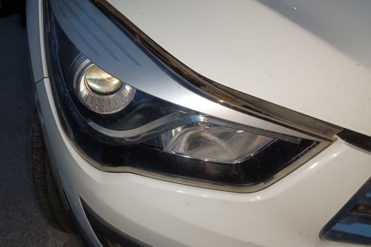 海马S5 2015款 1.6L 手动舒适型车身外观6006