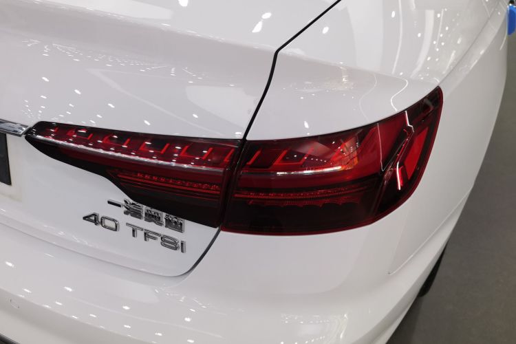 奥迪A4L 2023款 40 TFSI 时尚动感型车身外观9
