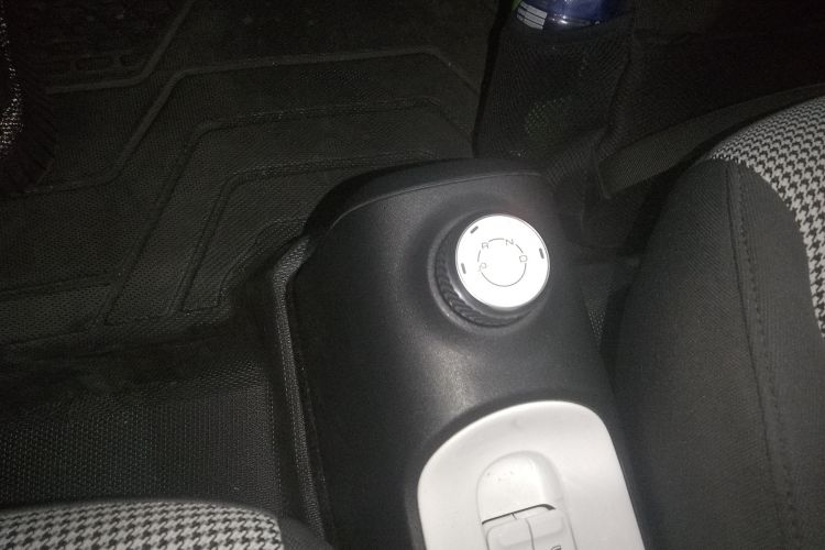 五菱汽车 宏光MINIEV 2024款 第三代 215km 青春版局部细节18