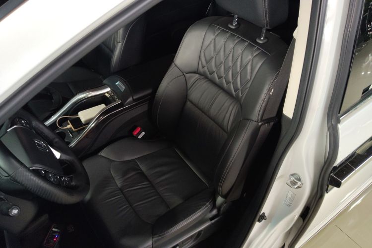 本田 艾力绅 2019款 2.0L 混动豪华版局部细节19