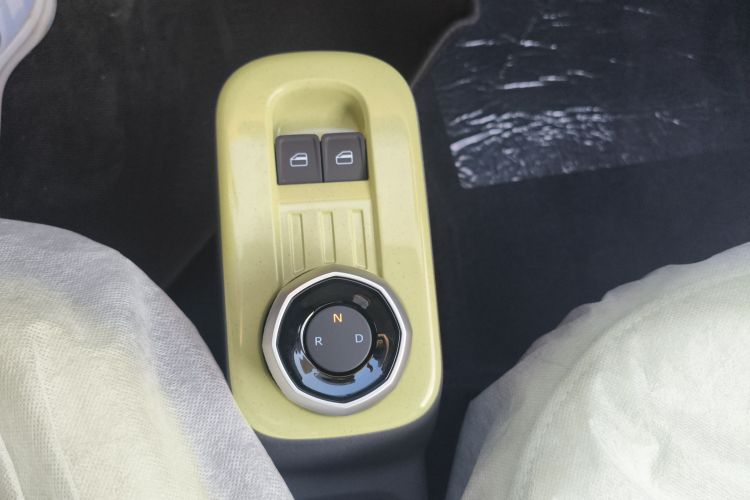 吉利银河 2024款 熊猫mini 200km 耐力熊中控内饰18