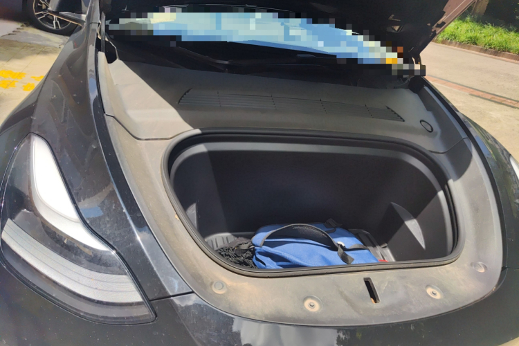 特斯拉 Model Y 2021款 标准续航后驱版局部细节9006