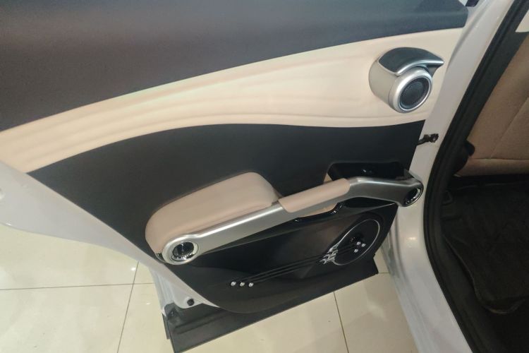 比亚迪 元PLUS 2024款 荣耀版 430KM 领先型中控内饰7008