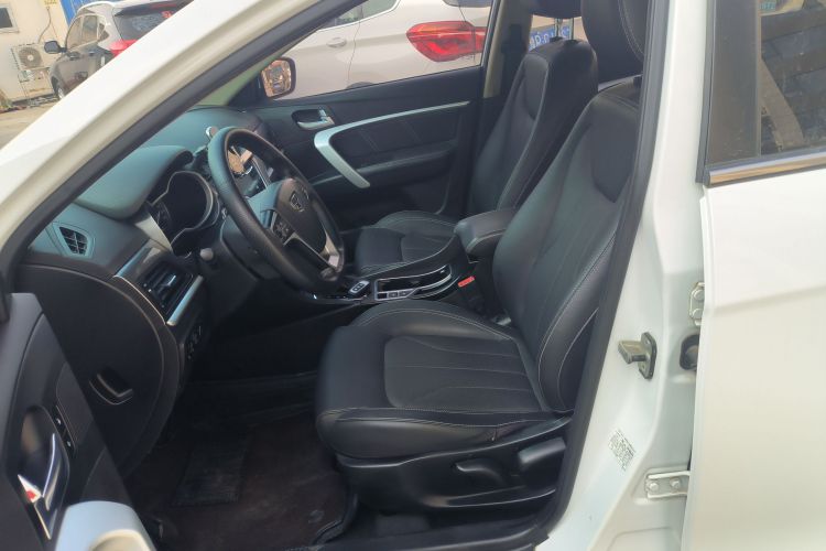 吉利汽车 帝豪 2017款 三厢百万款 1.5L CVT向上互联版中控内饰19