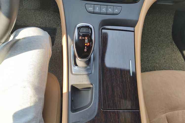 别克 君越 2016款 20T 豪华型局部细节18