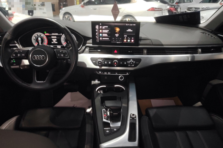 奥迪A4L 2022款 40 TFSI 时尚动感型中控内饰16