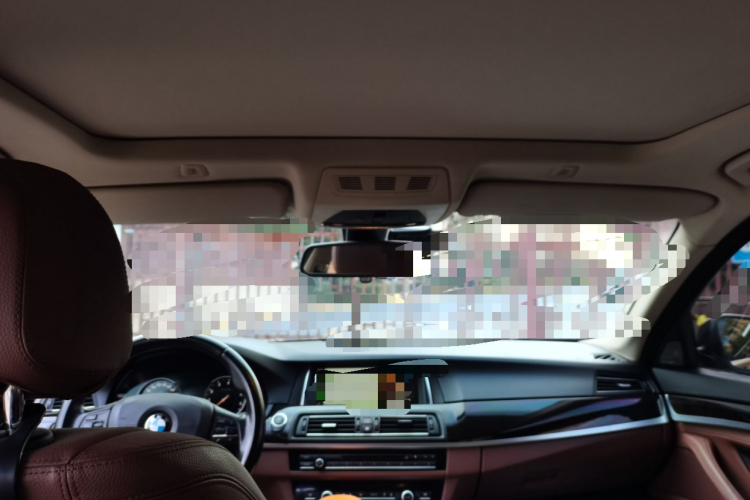 宝马5系 2017款 528Li 领先型中控内饰22