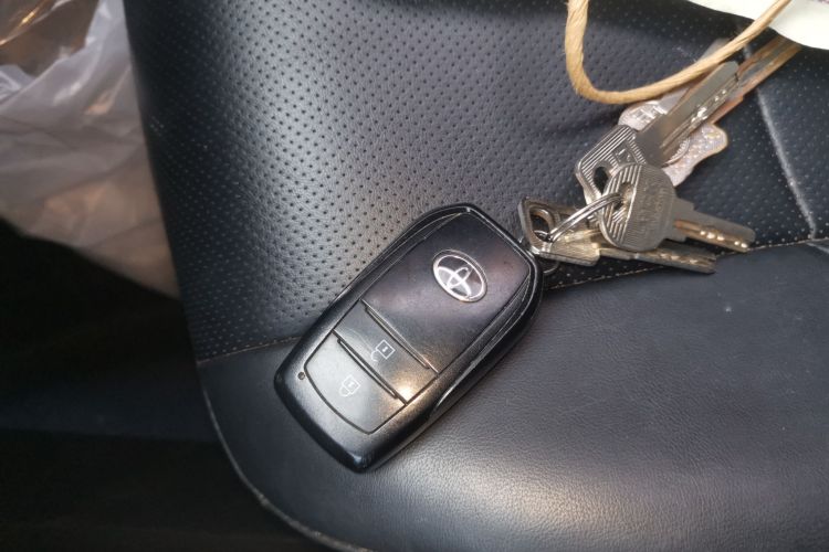 丰田 锋兰达 2022款 2.0L CVT领先版中控内饰11