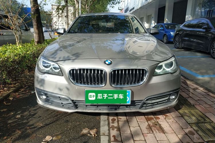 宝马5系 2014款 525Li 豪华设计套装车身外观2