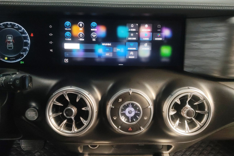 坦克300 2021款 越野版 2.0T 征服者局部细节16