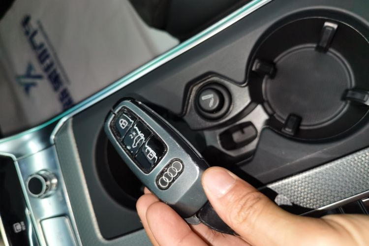 奥迪A6(进口) 2021款 allroad quattro 探索家 55 TFSI 尊享越野型中控内饰11