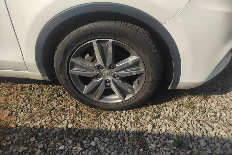 长安 逸动 2016款 XT 1.6L 自动俊酷型车身外观6007