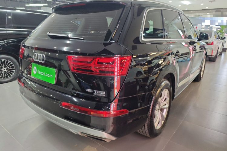 奥迪Q7 2019款 45 TFSI 舒适型车身外观7