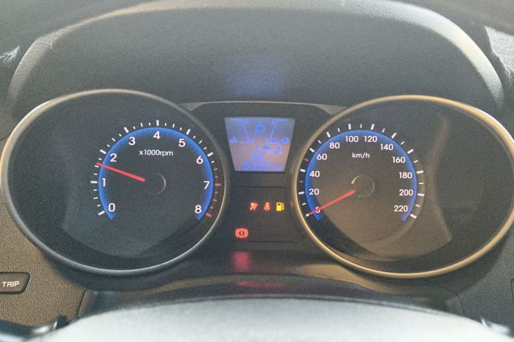 北京现代ix35 2015款 2.0L 自动两驱智能型 国V中控内饰14