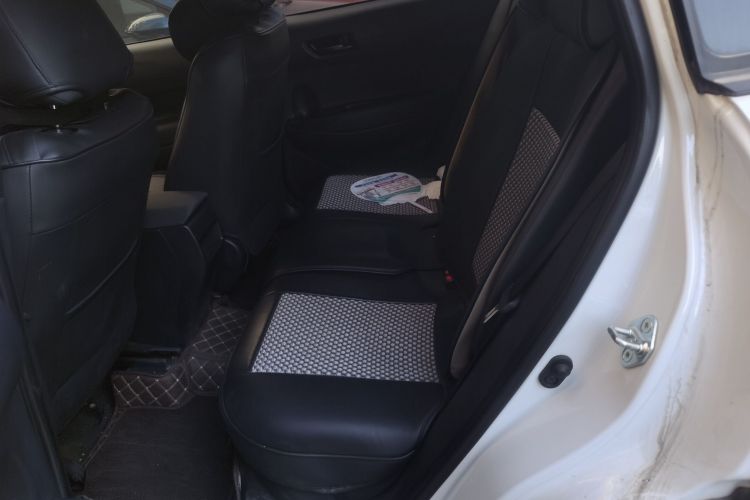 丰田 卡罗拉锐放 2023款 2.0L 先锋版中控内饰21