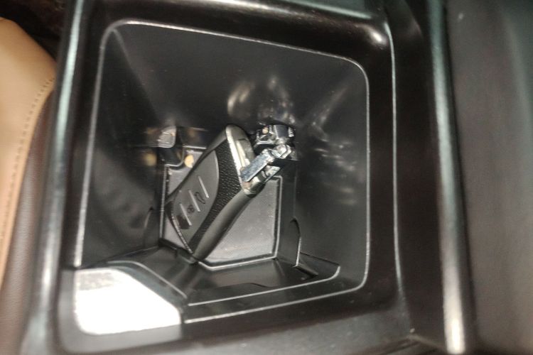 雷克萨斯ES 2020款 200 卓越版中控内饰11