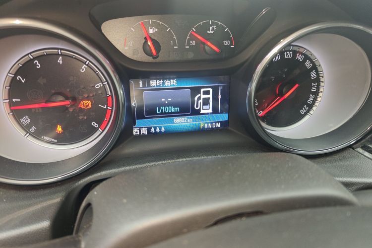 别克 君威 2017款 20T 豪华型中控内饰15