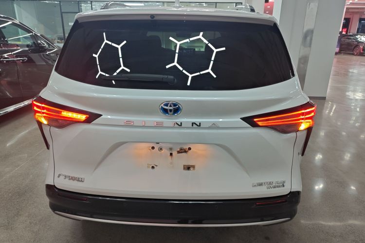 丰田 赛那SIENNA 2023款 2.5L混动 至尊版车身外观6