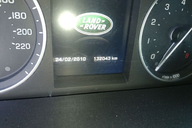 路虎 神行者2 2013款 2.0T Si4 HSE汽油版中控内饰15