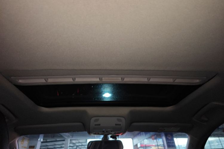 奥迪A4L 2013款 35 TFSI 自动标准型中控内饰22