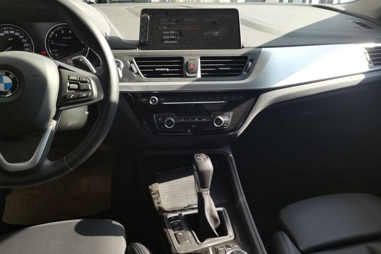宝马1系 2018款 120i 设计套装型中控内饰16