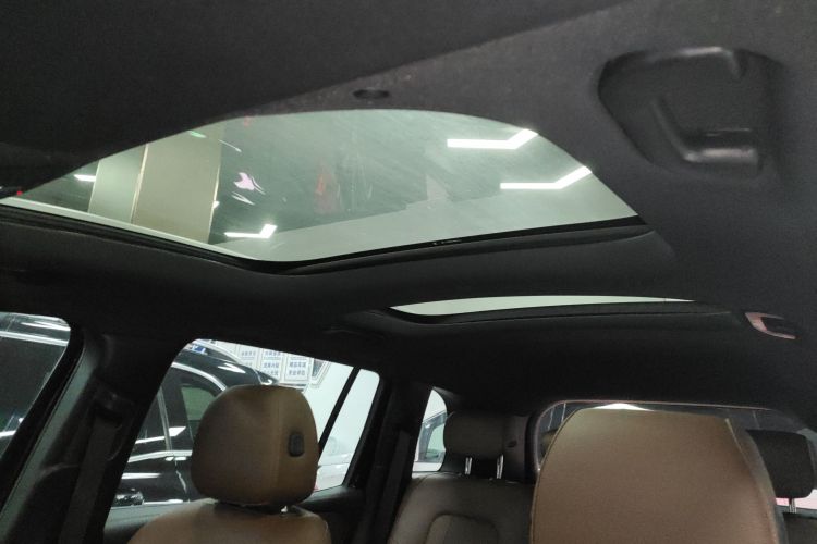 奔驰GLB 2024款 GLB 200 动感型中控内饰22