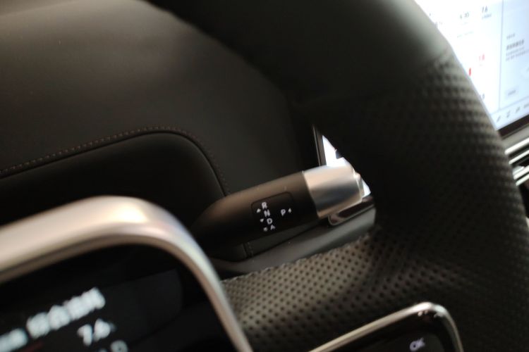 理想汽车 理想L9 2022款 Max中控内饰18